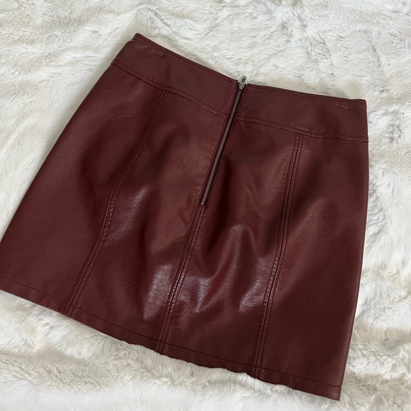 Free People Skirt. faux leather skirt - Picture 2 of 4